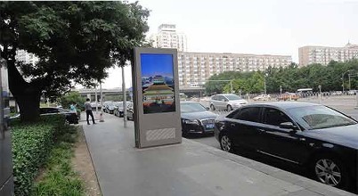 戶外廣告機(jī)價格